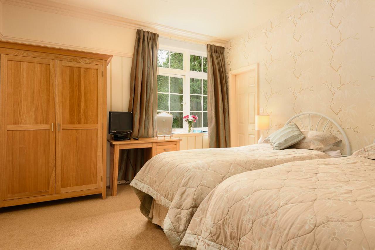 Woodlands Hotel & Pine Lodges Грейндж-овер-Сандс Экстерьер фото